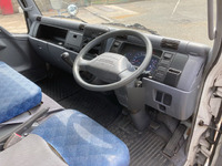 三菱ふそうキャンターアルミバン小型（2t・3t）[写真29]