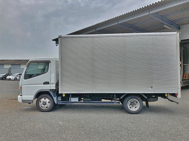 三菱ふそうキャンターアルミバン小型（2t・3t）[写真05]