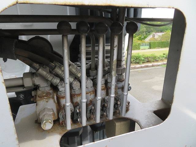 UDトラックスコンドルセルフローダー増トン（6t・8t）[写真20]