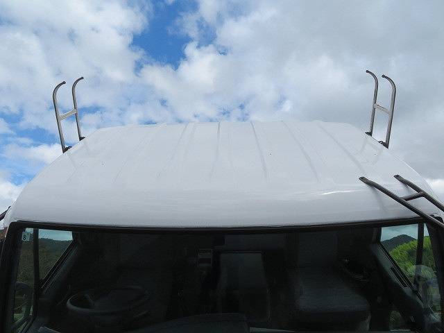 UDトラックスコンドルセルフローダー増トン（6t・8t）[写真03]