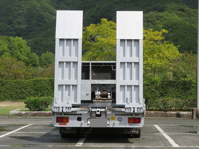 UDトラックスコンドルセルフローダー増トン（6t・8t）[写真04]