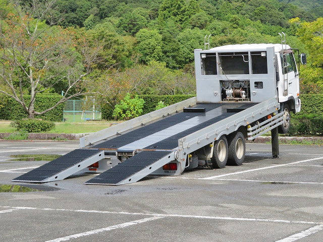 UDトラックスコンドルセルフローダー増トン（6t・8t）[写真08]