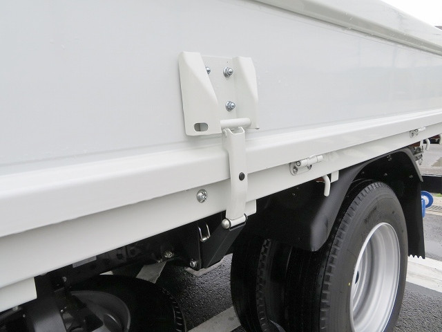 三菱ふそうキャンタークレーン6段小型（2t・3t）[写真20]