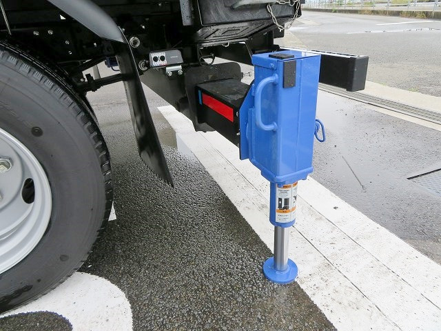 三菱ふそうキャンタークレーン6段小型（2t・3t）[写真25]