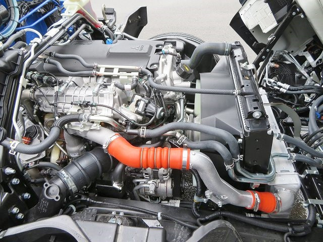 三菱ふそうキャンタークレーン6段小型（2t・3t）[写真30]