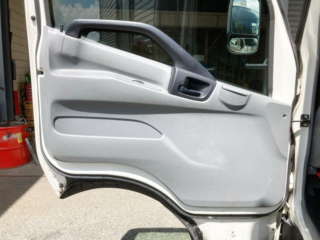 日野デュトロアルミバン小型（2t・3t）[写真23]