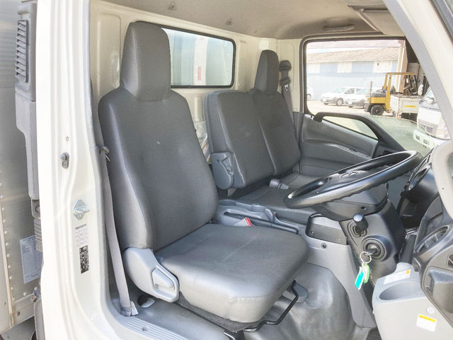 日野デュトロアルミバン小型（2t・3t）[写真26]