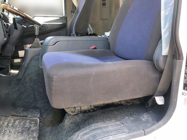 三菱ふそうファイター平ボディ増トン（6t・8t）[写真22]