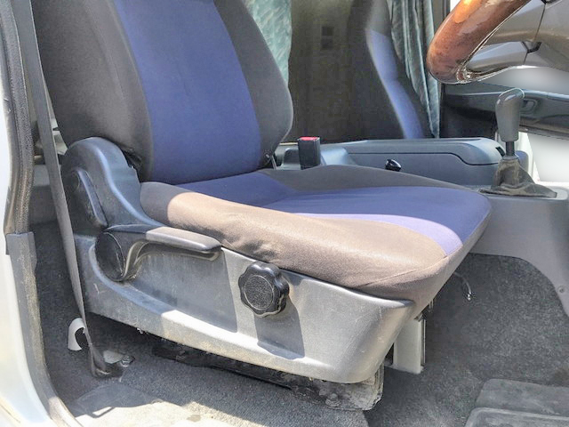 三菱ふそうファイター平ボディ増トン（6t・8t）[写真25]