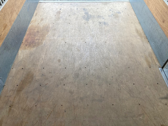 日野デュトロアルミバン小型（2t・3t）[写真14]