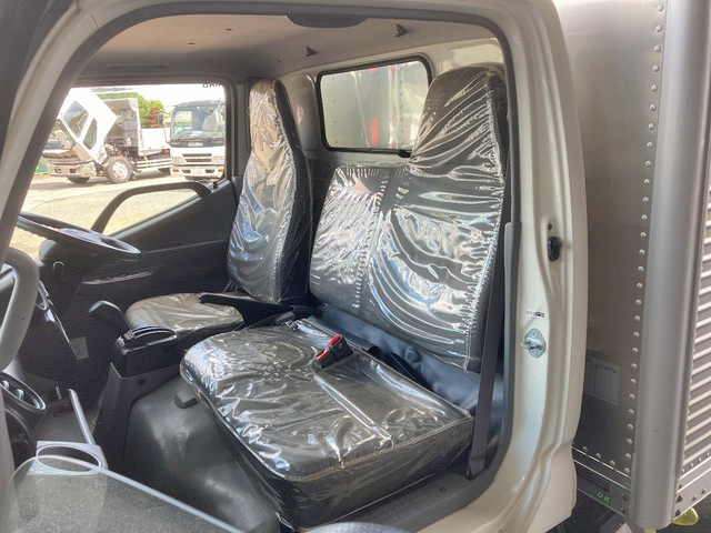 日野デュトロアルミバン小型（2t・3t）[写真31]