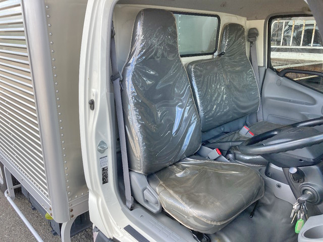 日野デュトロアルミバン小型（2t・3t）[写真33]