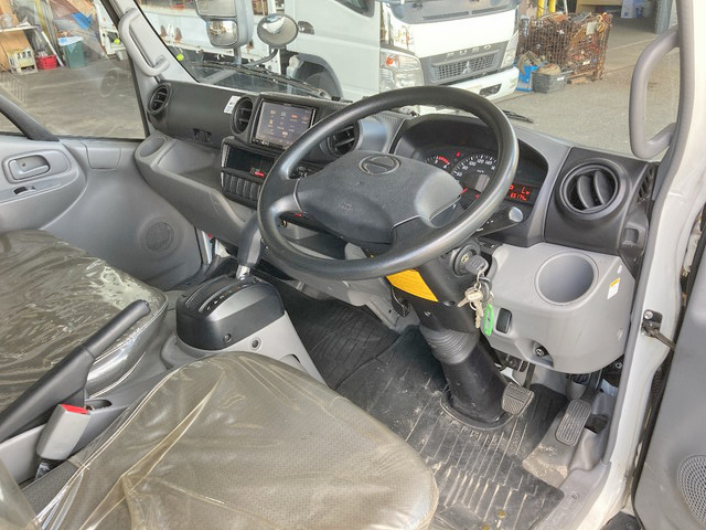 日野デュトロアルミバン小型（2t・3t）[写真34]