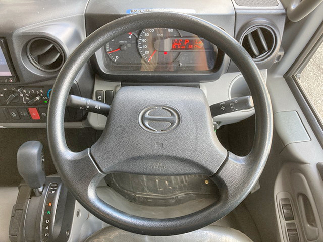 日野デュトロアルミバン小型（2t・3t）[写真35]