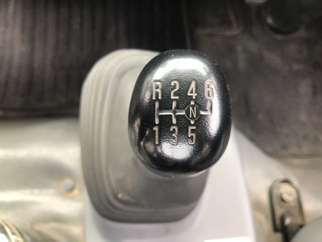 いすゞエルフ平ボディ小型（2t・3t）[写真26]