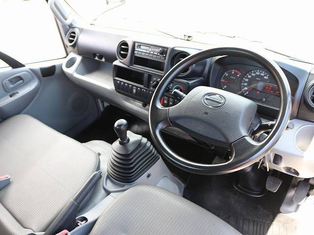 日野デュトロ平ボディ小型（2t・3t）[写真05]