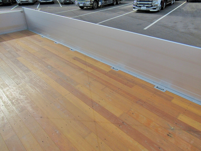 日野レンジャーアルミブロック中型（4t）[写真09]