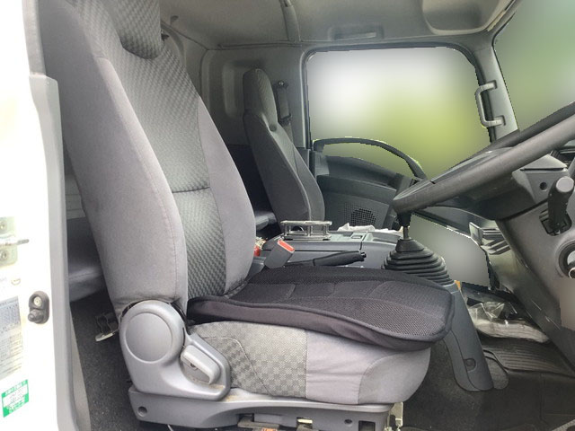 いすゞフォワードアルミウイング中型（4t）[写真21]