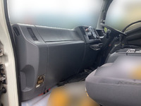 いすゞフォワードアルミウイング中型（4t）[写真22]