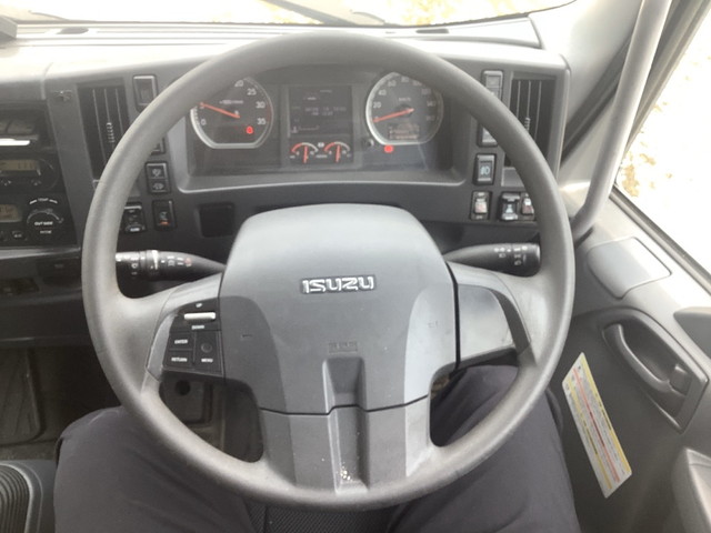 いすゞフォワードアルミウイング中型（4t）[写真26]