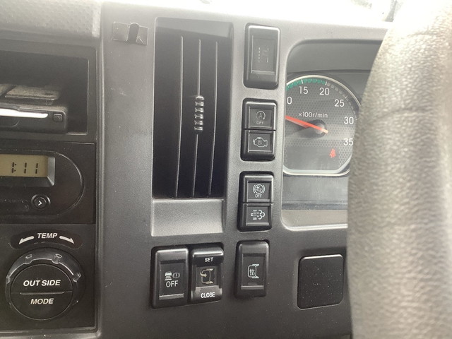 いすゞフォワードアルミウイング中型（4t）[写真30]