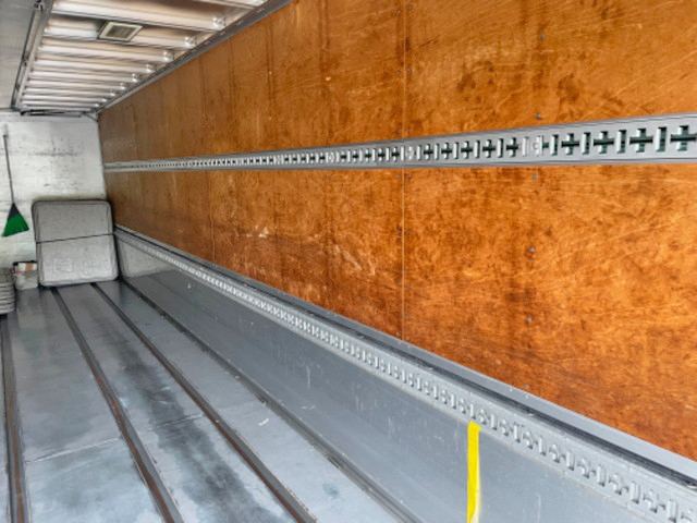 いすゞギガアルミウイング大型（10t）[写真11]