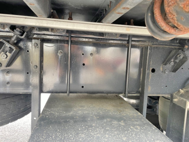 いすゞギガアルミウイング大型（10t）[写真17]