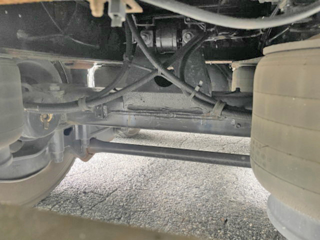 いすゞギガアルミウイング大型（10t）[写真23]