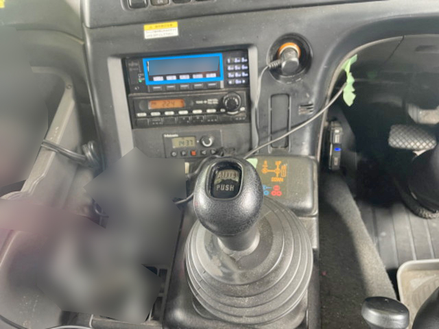 いすゞギガアルミウイング大型（10t）[写真29]