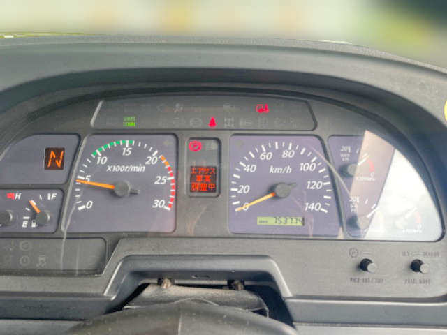 いすゞギガアルミウイング大型（10t）[写真30]