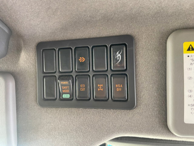 いすゞギガアルミウイング大型（10t）[写真31]