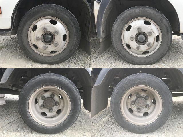 トヨタトヨエース平ボディ小型（2t・3t）[写真13]