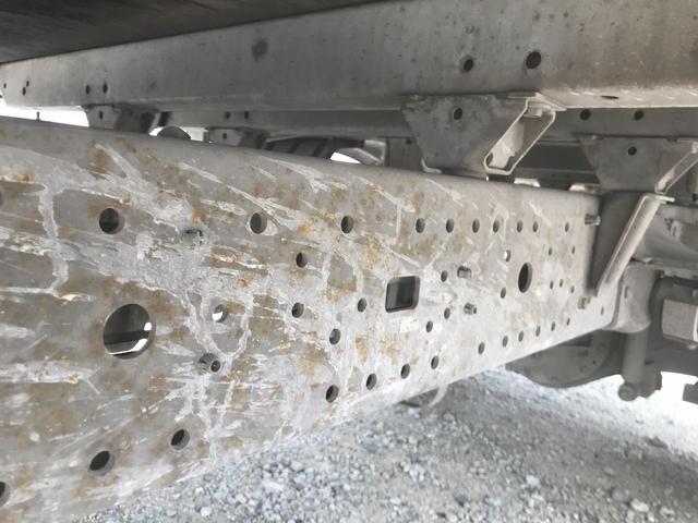 トヨタトヨエース平ボディ小型（2t・3t）[写真16]