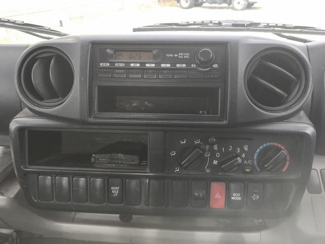 トヨタトヨエース平ボディ小型（2t・3t）[写真26]