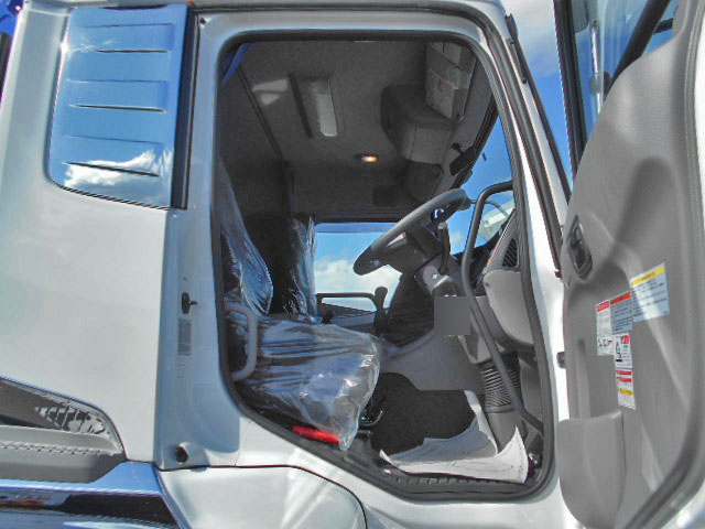 UDトラックスクオンセルフクレーン4段大型（10t）[写真24]