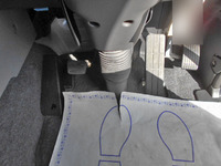 UDトラックスクオンセルフクレーン4段大型（10t）[写真29]