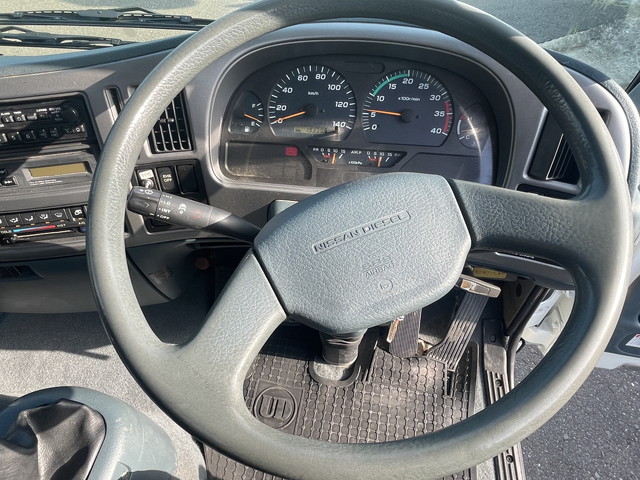 UDトラックスコンドルセルフクレーン3段中型（4t）[写真37]