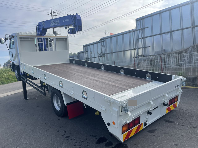 UDトラックスコンドルセルフクレーン3段中型（4t）[写真04]