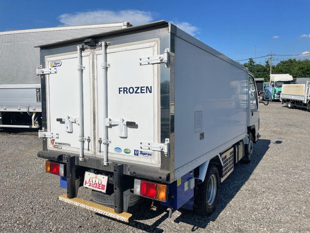 いすゞエルフ冷凍車（冷蔵車）小型（2t・3t）[写真02]