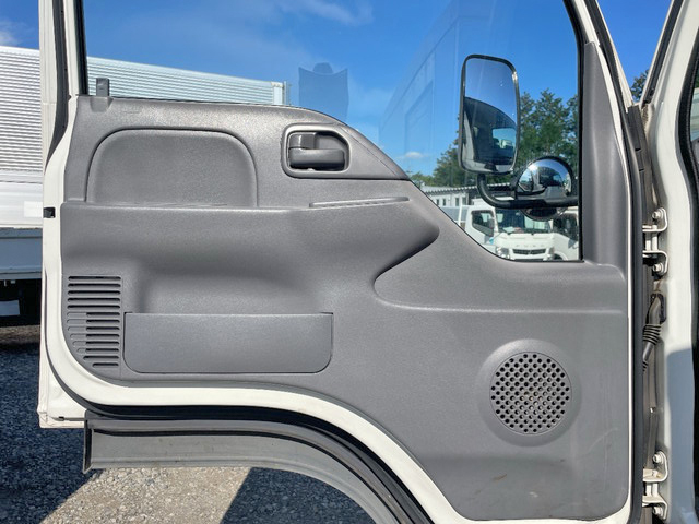 いすゞエルフ冷凍車（冷蔵車）小型（2t・3t）[写真29]