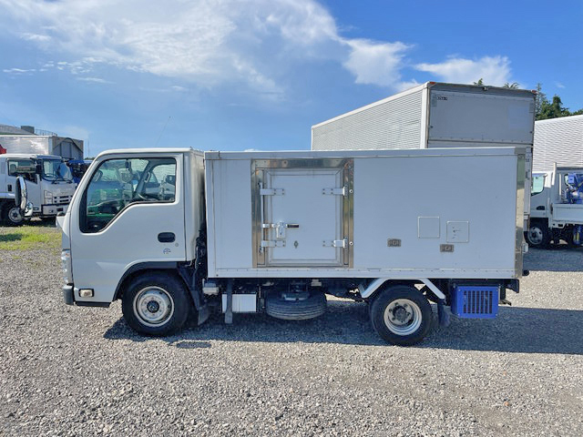 いすゞエルフ冷凍車（冷蔵車）小型（2t・3t）[写真05]
