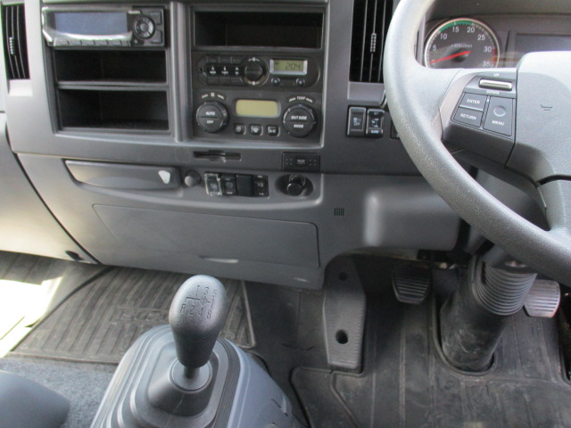 いすゞフォワードアルミウイング中型（4t）[写真10]