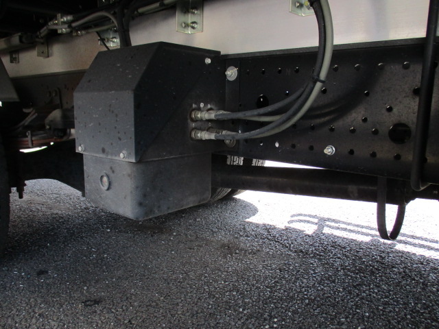 いすゞフォワードアルミウイング中型（4t）[写真11]