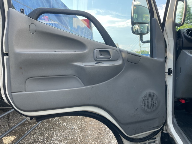 日野デュトロ平ボディ小型（2t・3t）[写真23]