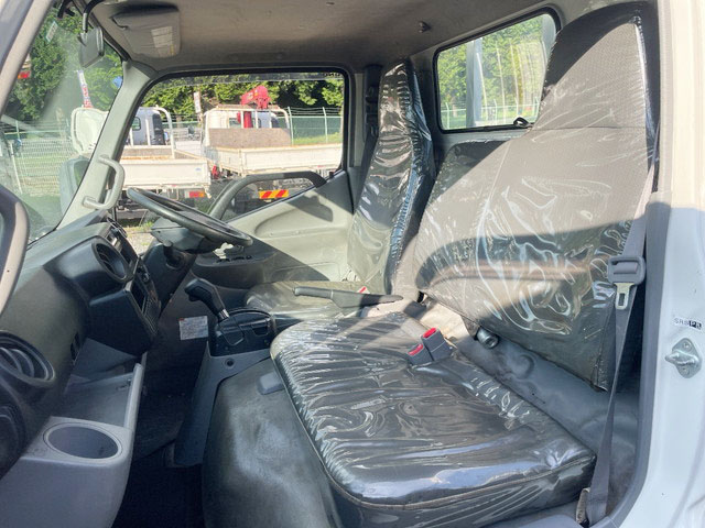 日野デュトロ平ボディ小型（2t・3t）[写真25]