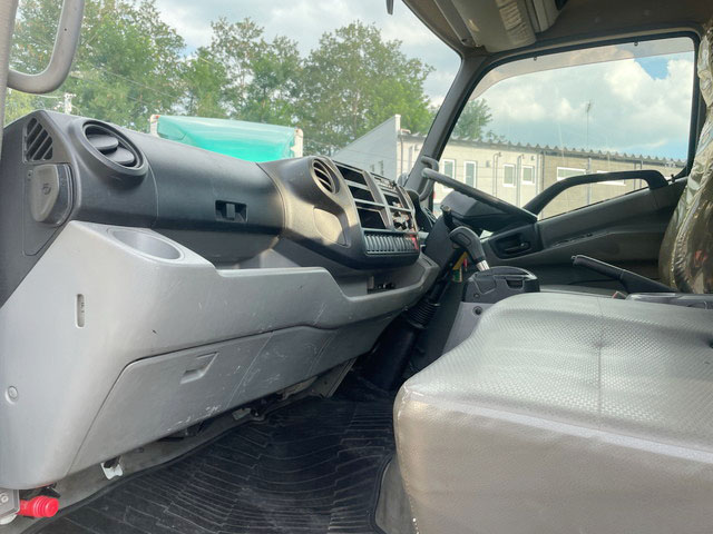 日野デュトロ平ボディ小型（2t・3t）[写真30]