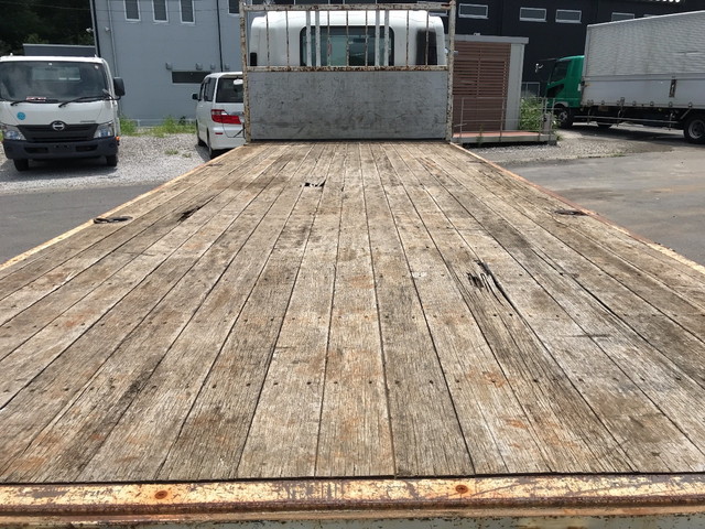 いすゞフォワード平ボディ中型（4t）[写真10]