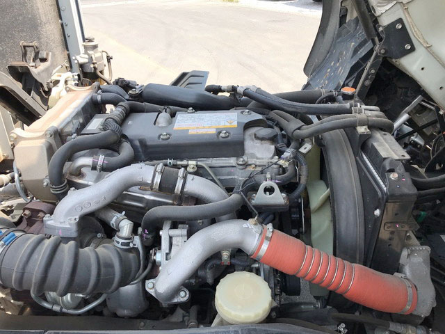 いすゞフォワード平ボディ中型（4t）[写真25]