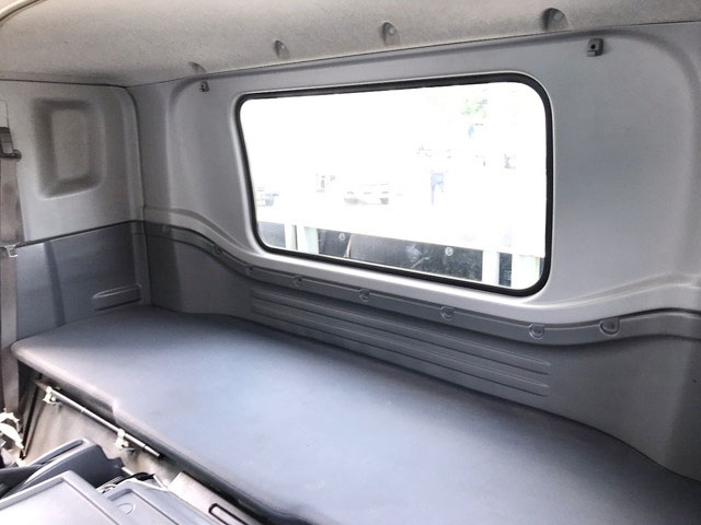 いすゞフォワード平ボディ中型（4t）[写真32]