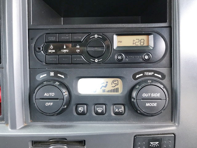 いすゞフォワード平ボディ中型（4t）[写真35]